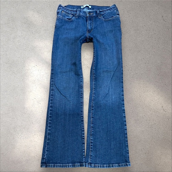 Levi’s 515 Mid-High Bootcut Jeans - Picture 2 of 7